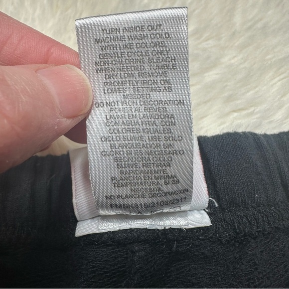 Marvel Spider-Man Shorts Black & Red Size 5 - Picture 7 of 16